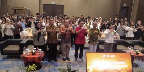 Foto bersama BPS Provinsi Sumatera Utara bersama Komisi X DPR RI pada FGD Pelaksanaan Sensus Ekonomi 2026 di Hotel Santika Dyandra Medan. (Foto: Fadmin Malau)
