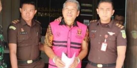 Mantan Kadis Pariwisata Nias UtarMantan Kadis Pariwisata Nias Utara ditahana ditahan