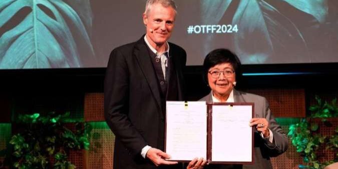 Menteri Lingkungan Hidup dan Kehutanan (LHK) Siti Nurbaya, pertemuan bilateral dengan John Podesta, Penasehat Senior Presiden Amerika Serikat untuk Kebijakan Perubahan Iklim Internasional 

