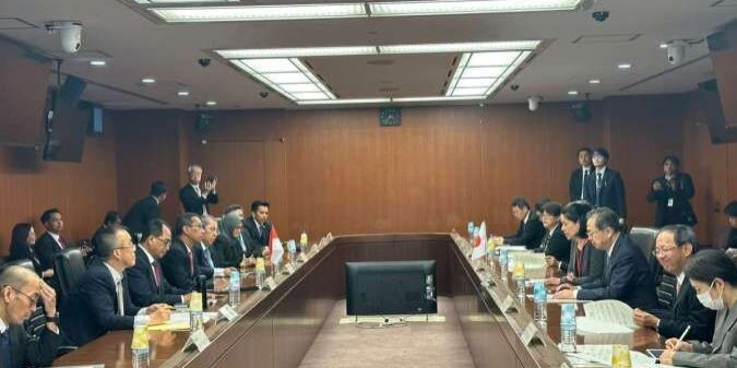 Menteri Perhubungan Budi Karya Sumadi menemui sejumlah tokoh guna membahas kerjasama Indonesia - Jepang 