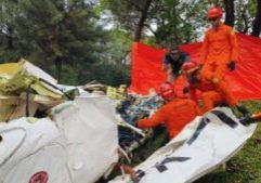 Pesawat kode ekor PK-IFP jatuh di lapangan Sunburst BSD, Serpong, Tangerang Selatan, Banten, Minggu, 19 Mei 2024