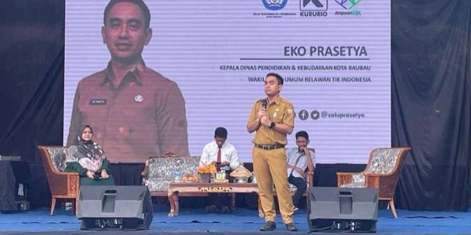 Eko Prasetya selaku Kepala Dinas Pendidikan dan Kebudayaan Kota Baubau


