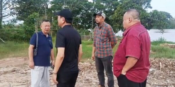 Peninjauan lapangan Serayu Group melihat lahan yang akan dijadikan lahan penanaman Pohon Balsa di Lampung