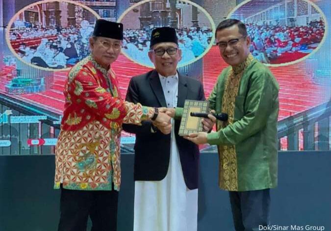 Wakil Ketua YMSM, Yan Partawidjaja, Ketua Pelaksana Amaliyah Ramadan Masjid Istiqlal, Ismail Cawidu dan Ketua Umum YMSM, Saleh Husin

