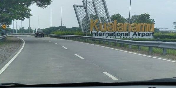 
Hari ini lebih 40 penerbangan dibatalkan dari Bandara Kualanamu. (Foto: Fadmin Malau)

