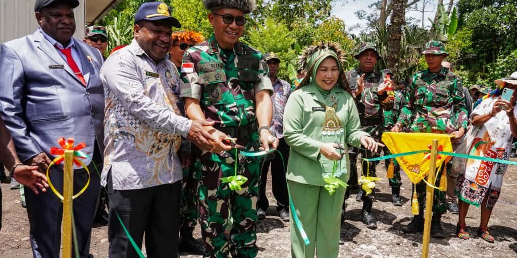Penutupan kegiatan ini dipimpin langsung oleh Pangdam XVII/Cenderawasih Mayjen TNI Amrin Ibrahim, S.I.P