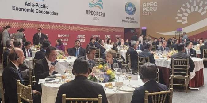 Dialog Pemimpin APEC dengan Dewan Penasihat Bisnis APEC