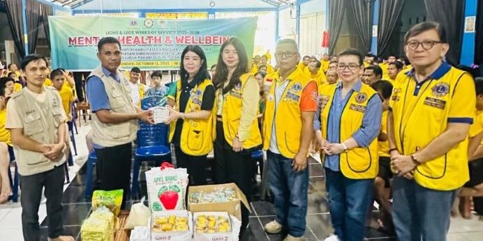 Penyerahan obat-obatan, makanan dan sembako oleh Presiden Lions Club Medan Deli 2025-2026, Jenny Chen kepada Yayasan Bimbingan Kasih Sejahtera, Parulian Hasibuan