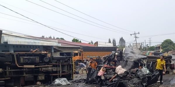 Tabrakan beruntun di Jalan Jamin Ginting depan Hill Park Sibolangit Kabupaten Deli Serdang, Sumatra Utara, pada Jumat (17/7/2026) sekira pukul 11.