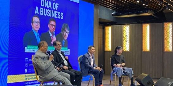 Tiga pelaku bisnis, Hansen Teo dari ET-45, Darmin, SE, MBA merupakan Penasehat Investasi Pemegang Rekor Muri dan Tan Ek Gie seorang Founder of Proactive Managemen Services dipandumoderator oleh Herman Tristianto (EO Top Medan) berkaloborasi dalam Talkshow DNA of A Business