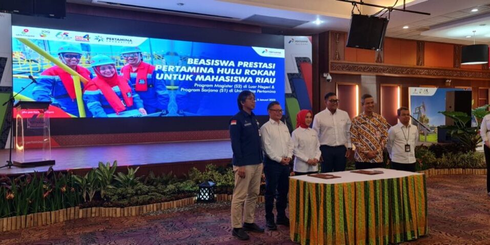 Para pimpinan Pertamina, dalam acara peluncuran Beasiswa Prestasi dari Pertamina Hulu Rokan