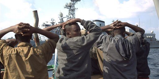 AL India mengamankan 35 perompak Somalia