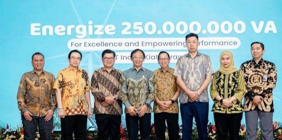 Manajemen APP Group dalam memperkuat daya saing industri pulp dan kertas nasional

