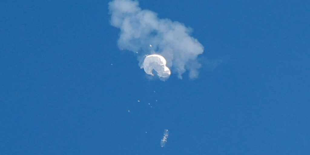 AS Menembak Jatuh Balon Mata-mata China