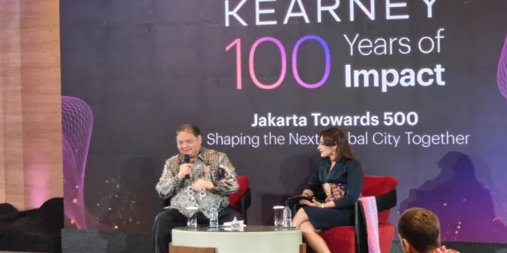Menteri Koordinator Bidang Perekonomian Republik Indonesia, Airlangga Hartarto dalam Acara- Kearney at 100, Jakarta at 500: Shaping the Next Global City Together, bersama CNBC Indonesia, The Ritz-Carlton Jakarta Pacific Place, Rabu (28/10/2026).

