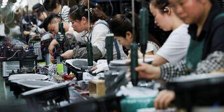 Aktivitas Pabrik China menyusut