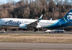 Alaska Airlines mendarat darurat