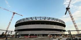 Arena Hoki Es dalam konstruksi