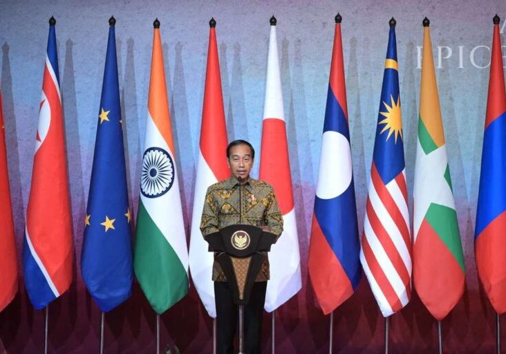 Presiden Joko Widodo saat melakukan Kunjungan Kehormatan pada rangkaian pertemuan ASEAN, Jumat (14/7/2023) di Hotel Shangri-La, Jakarta.