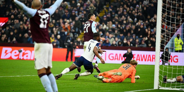 Aston Villa kalahkan Tottenham Hotspur 2-1