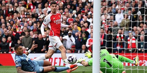 Aston Villa mengalahkan Arsenal 2-0