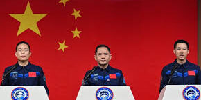 Astronout termuda & Tikus dalam misi luar angkasa