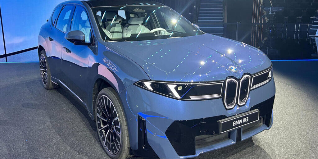 BMW iX3 EV