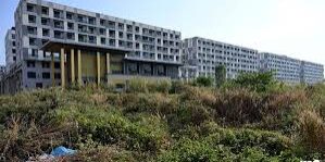 Bangunan kompleks yang diduga sebagai pusat penipuan di Sihanoukville.