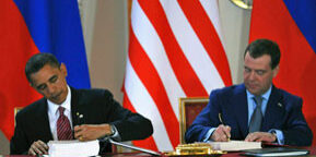 Barack Obama dan Dmitry Medvedev tahun 2010 Praha