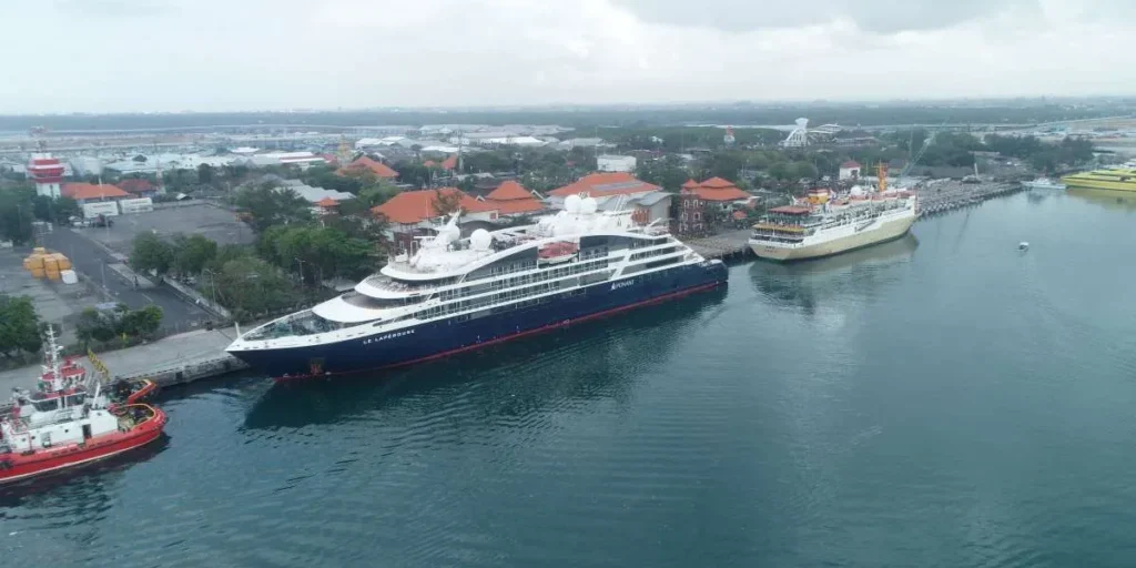 ilustrasi Pelabuhan Benoa, Bali