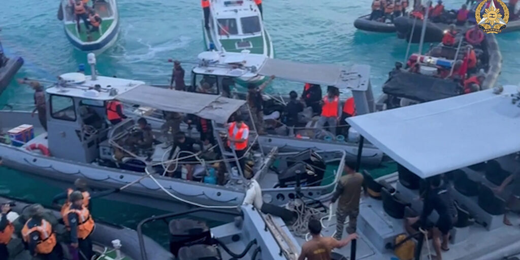 Bentrokan Pelaut China dengan AL Filipina