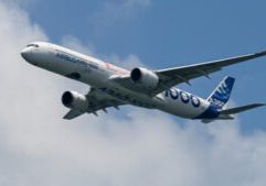 Boeing dan Airbus kesulitan mengirim pesawat