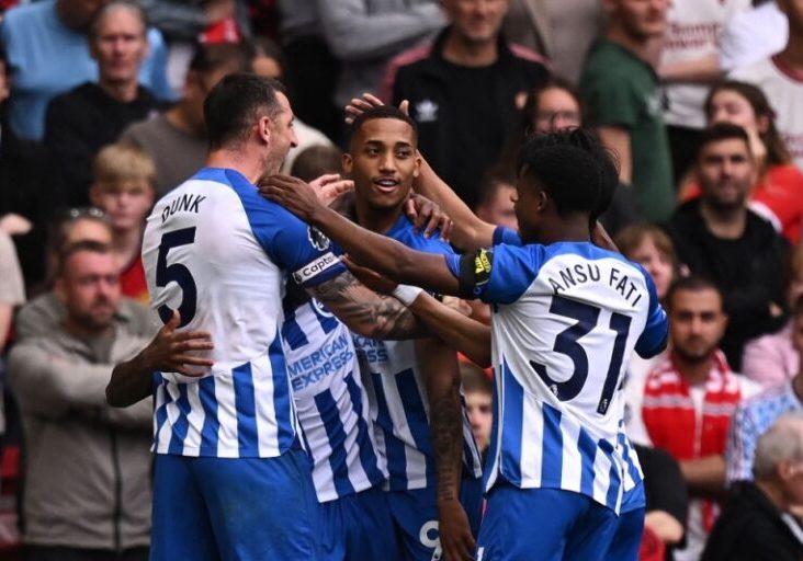 Brighton kalahkan MU 3-1 di Old Trafford