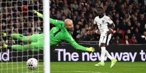 Bukayo Saka mencetak gol untuk Inggris
