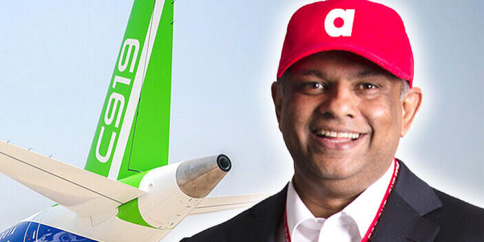 CEO AirAsia Tony Fernandes dengan COMAC C919 China