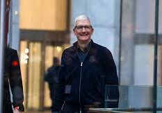 CEO Apple Tim Cook tiba di Vietnam