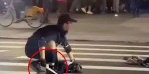 Chang Wen, pelaku penusukan dan bom asap