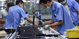 China Naikkan Batas Usia Pegawai Negeri