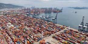 China dan AS saling kenakan biaya pelabuhan