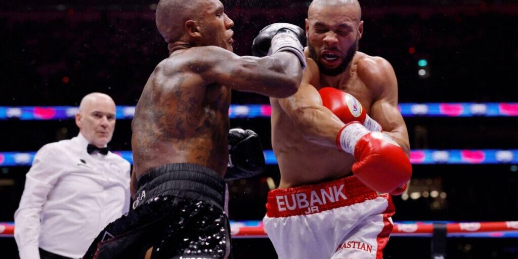 Conor Benn (kiri) vs Chris Eubank Jr (kanan)