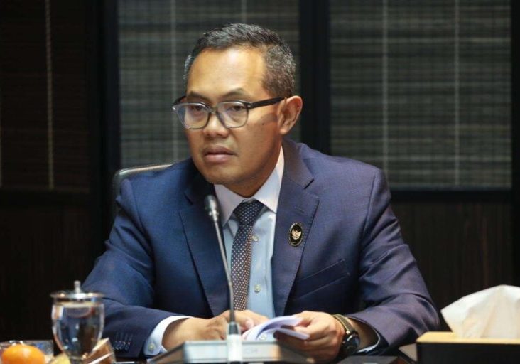 Deputi Bidang Koordinasi Kedaulatan Maritim dan Energi, Kementerian Koordinator Bidang Kemaritiman dan Investasi (Kemenko Marves), Jodi Mahardi, Kamis (5/10/2023) di Jakarta mengatakan bahwa keberhasilan Indonesia meluncurkan sovereign blue bond akan jadi cetak biru bagi negara pulau dan kepulauan. 