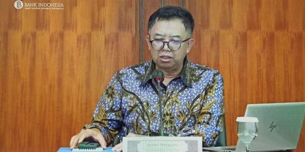 Direktur Eksekutif Kepala Departemen Komunikasi Bank Indonesia Erwin Haryono dalam kesempatan konpers Rapat Dewan Gubernur BI