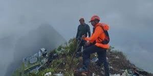Ditemukan Puing Pesawat ATR 42-500 yang hilang