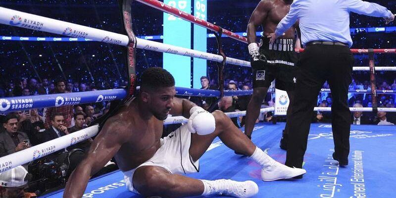 Dubois menang dengan KO di ronde ke 5 atas Joshua