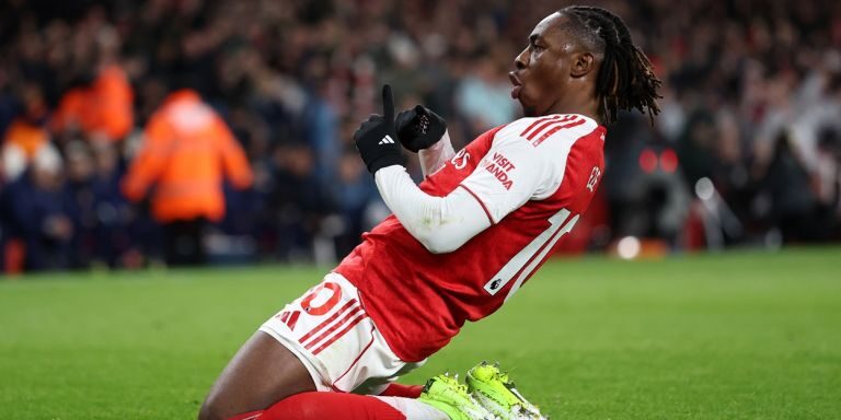 Eberechi Eze mencetak hat-trick