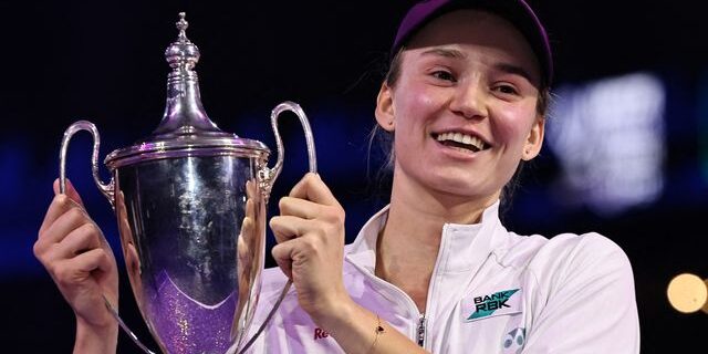 Elena Rybakina raih gelar WTA Finals