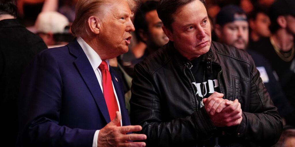 Elon Musk bersama Donald Trump