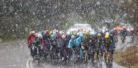 Etape Ketiga Vuelta Dihentikan Akibat Badai Es 
