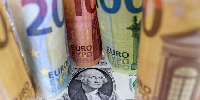 Euro Stabil, Dolar Melemah