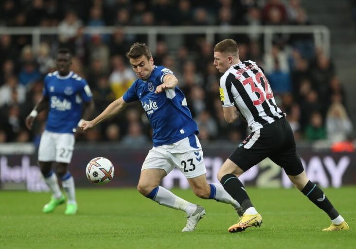 Everton mengalahkan Newcastle 3-0